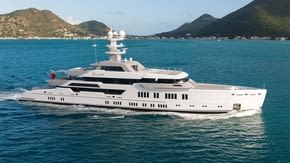 luxusyacht mit helikopter